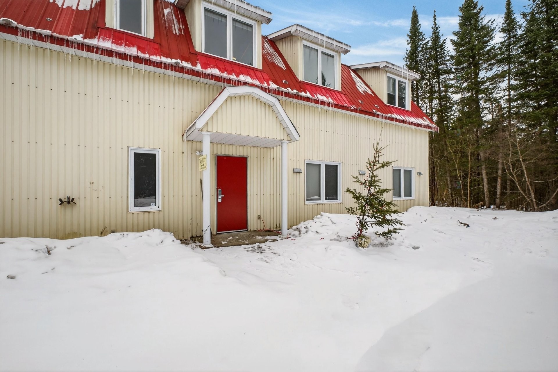 









343


Route Missisquoi

,
Bolton-Est,




QC
J0E1G0

