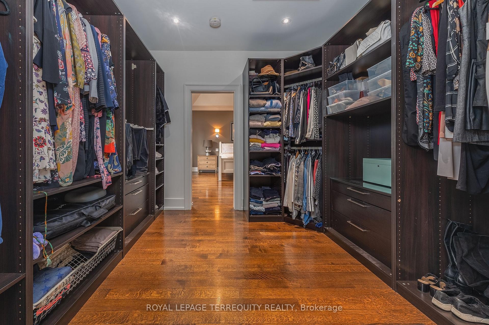 









72


EAGLE

Road,
Toronto,




ON
M8Z 4J2

