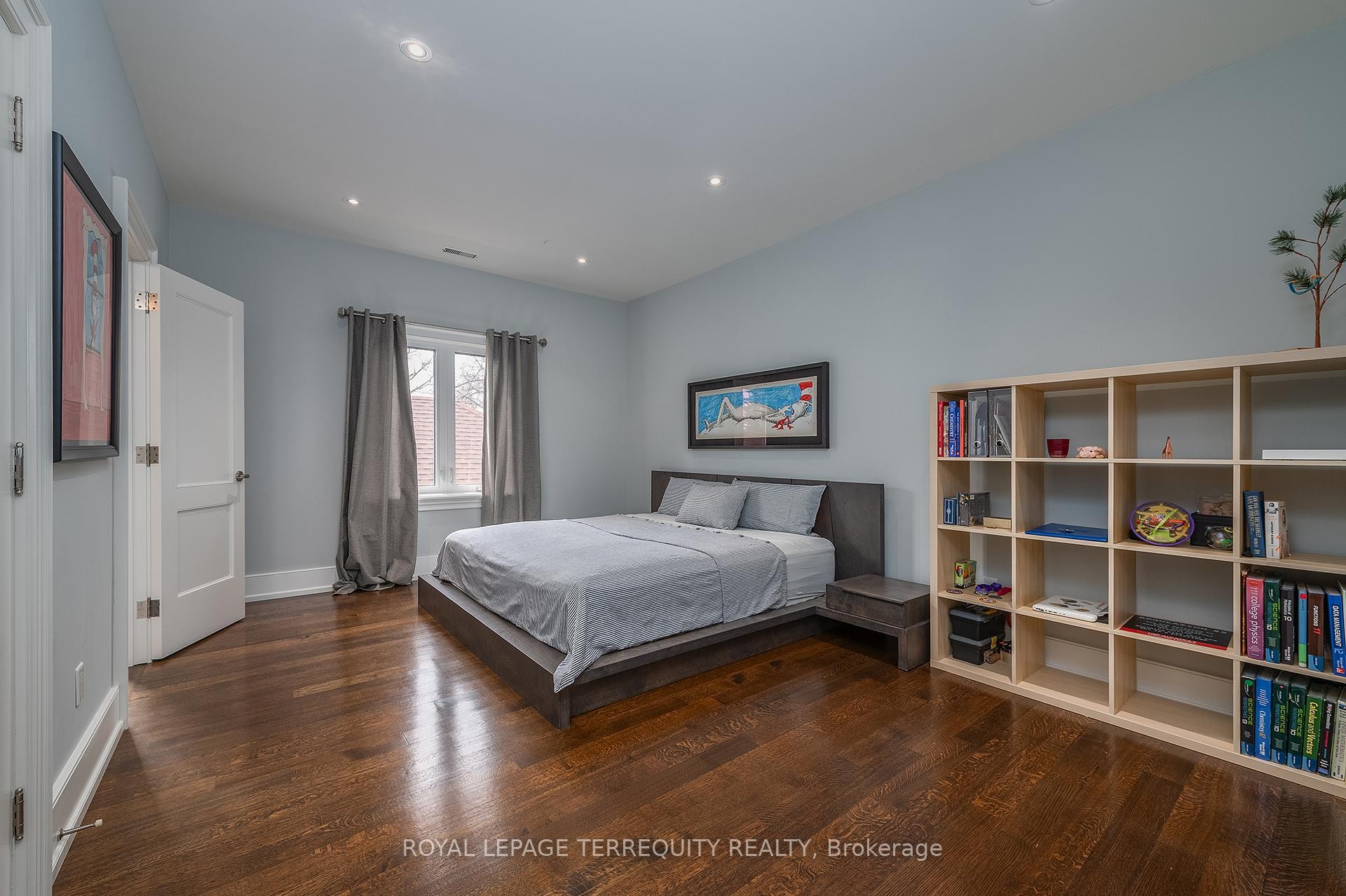 









72


EAGLE

Road,
Toronto,




ON
M8Z 4J2

