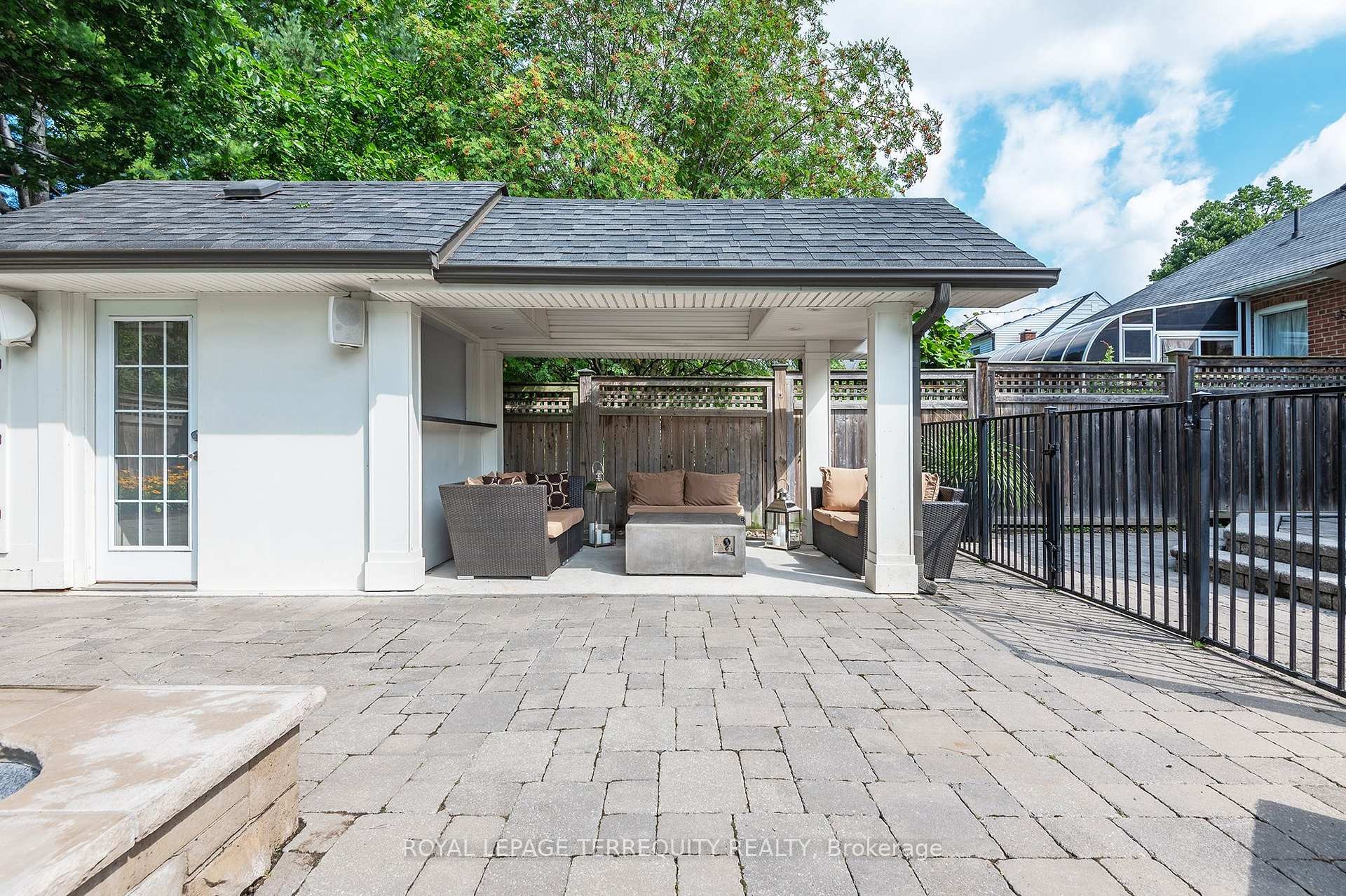 









72


EAGLE

Road,
Toronto,




ON
M8Z 4J2

