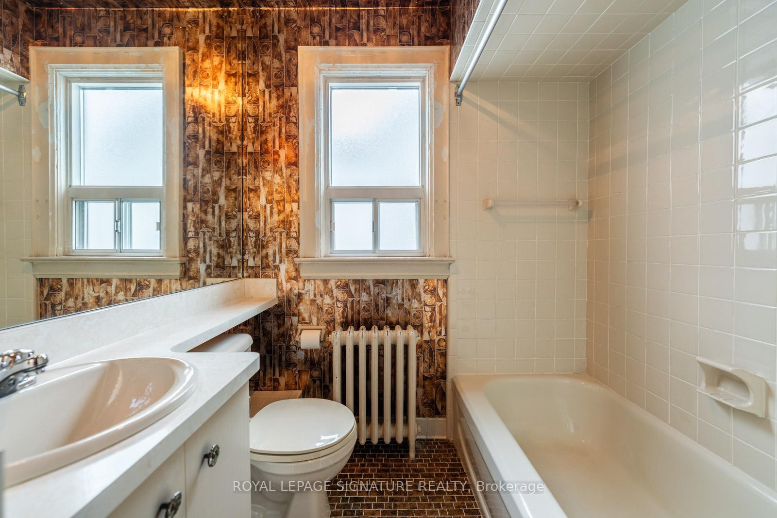 









15


Marlow

Avenue,
Toronto,




ON
M4J 3T8

