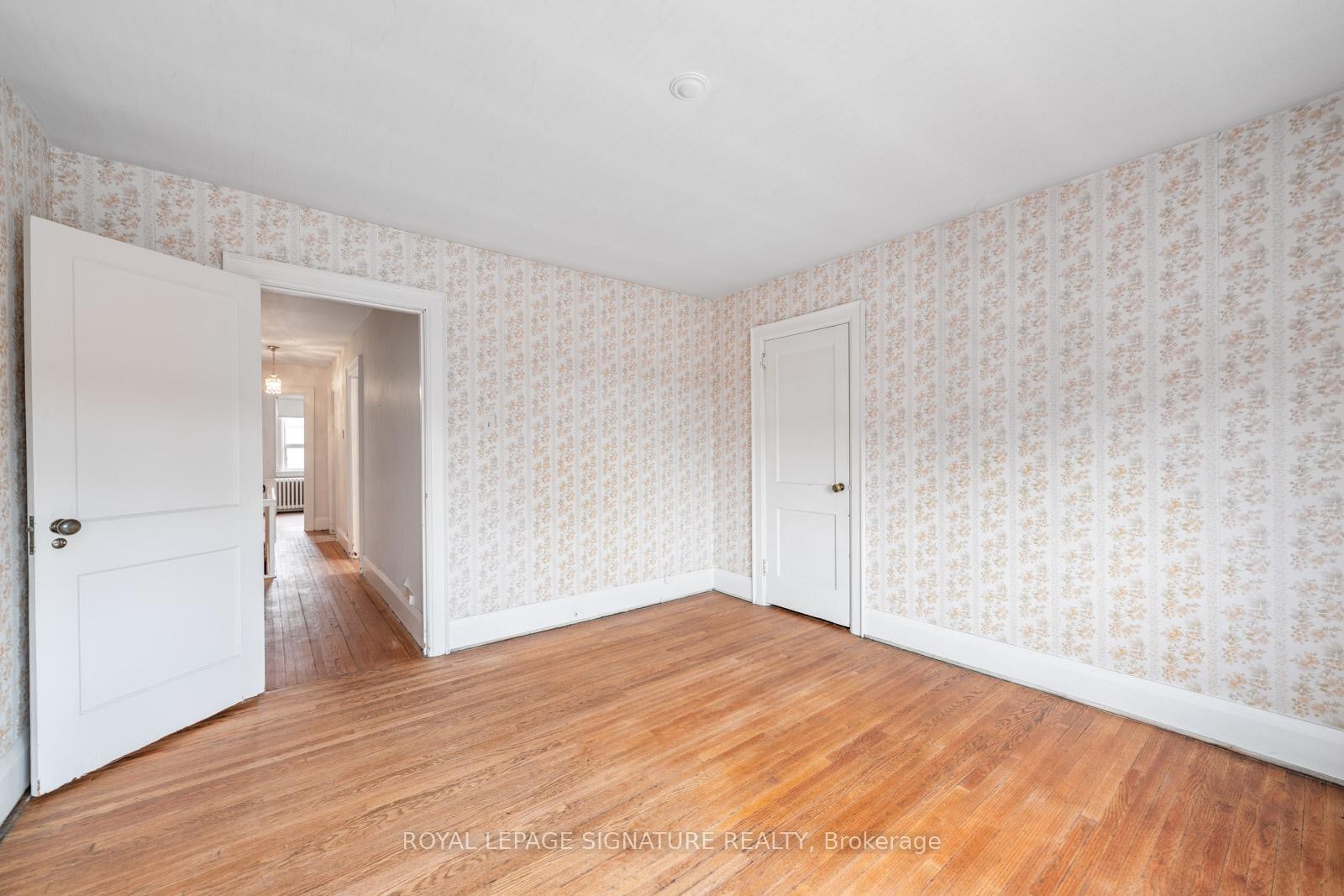 









15


Marlow

Avenue,
Toronto,




ON
M4J 3T8

