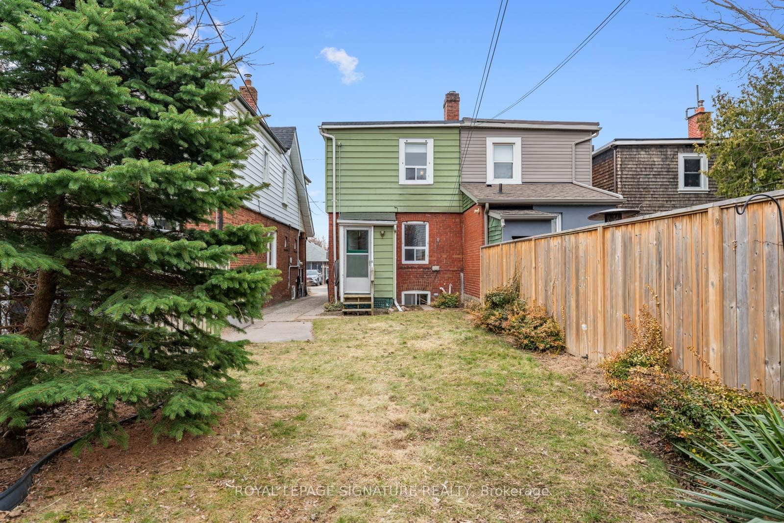 









15


Marlow

Avenue,
Toronto,




ON
M4J 3T8

