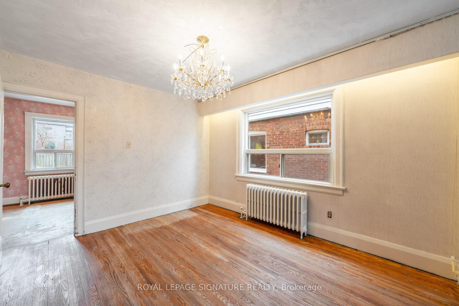 









15


Marlow

Avenue,
Toronto,




ON
M4J 3T8

