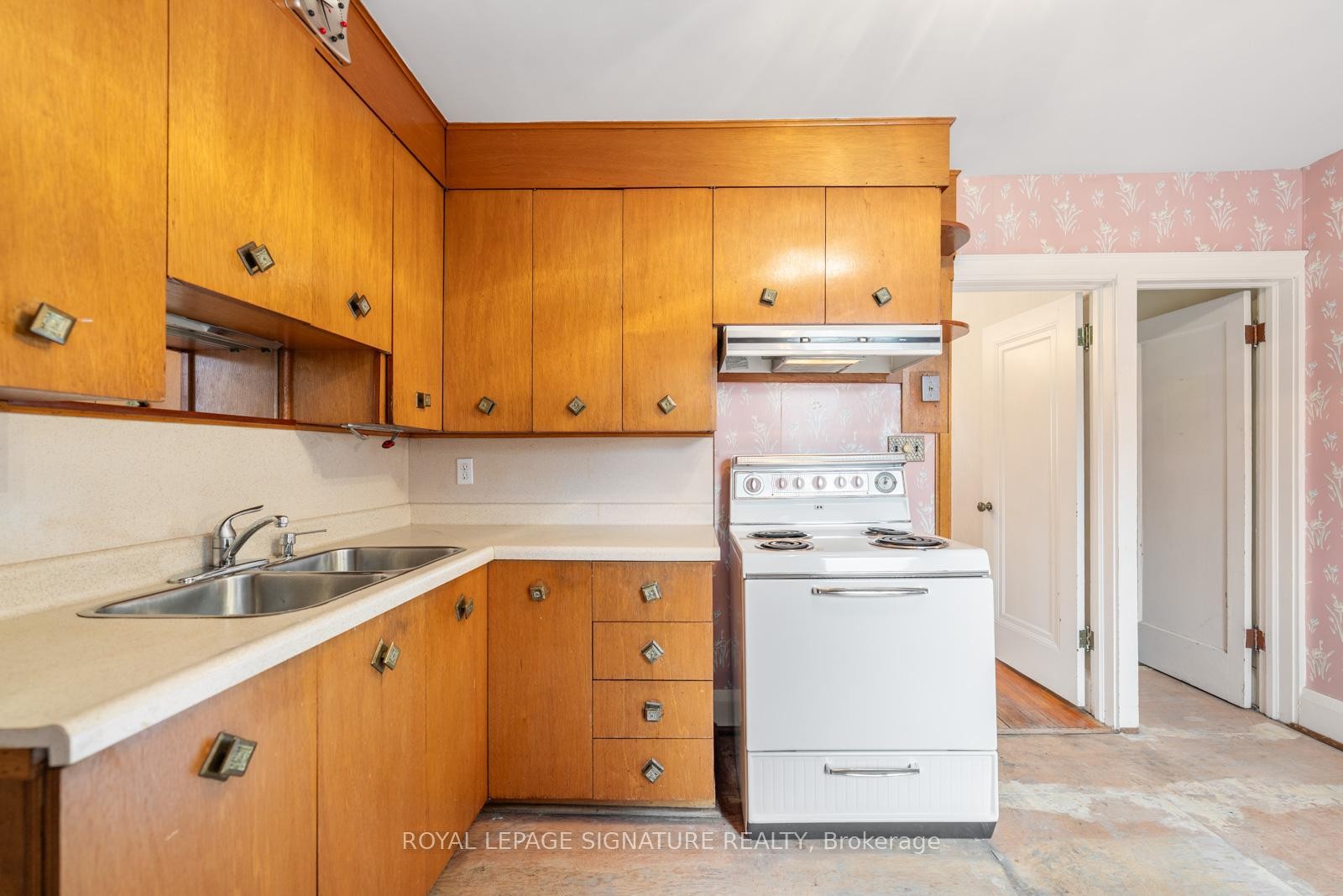 









15


Marlow

Avenue,
Toronto,




ON
M4J 3T8

