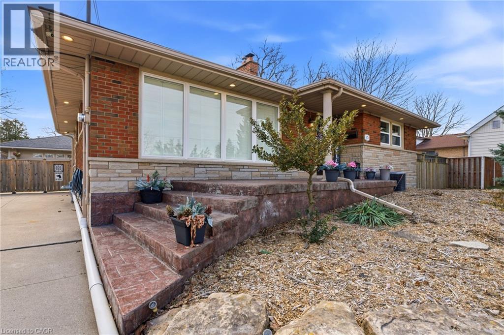 












473 MOHAWK Road W

,
Hamilton,




Ontario
L9C1X3

