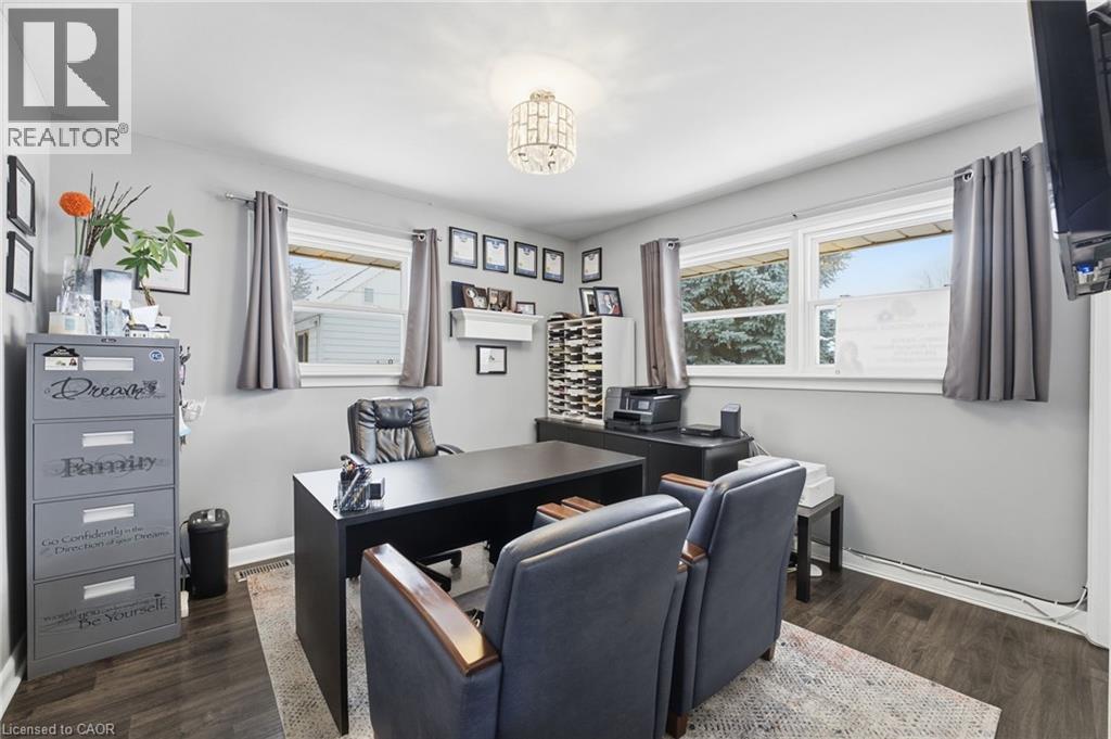 












473 MOHAWK Road W

,
Hamilton,




Ontario
L9C1X3

