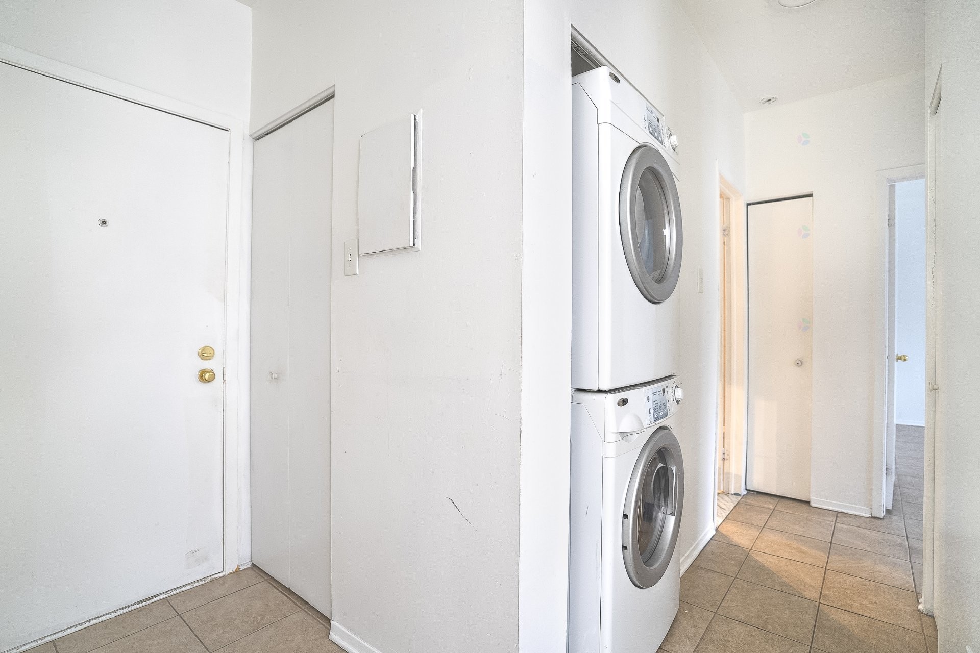 









1319


Rue Ste-Catherine E.

, 1,
Montréal (Ville-Marie),




QC
H2L2H4

