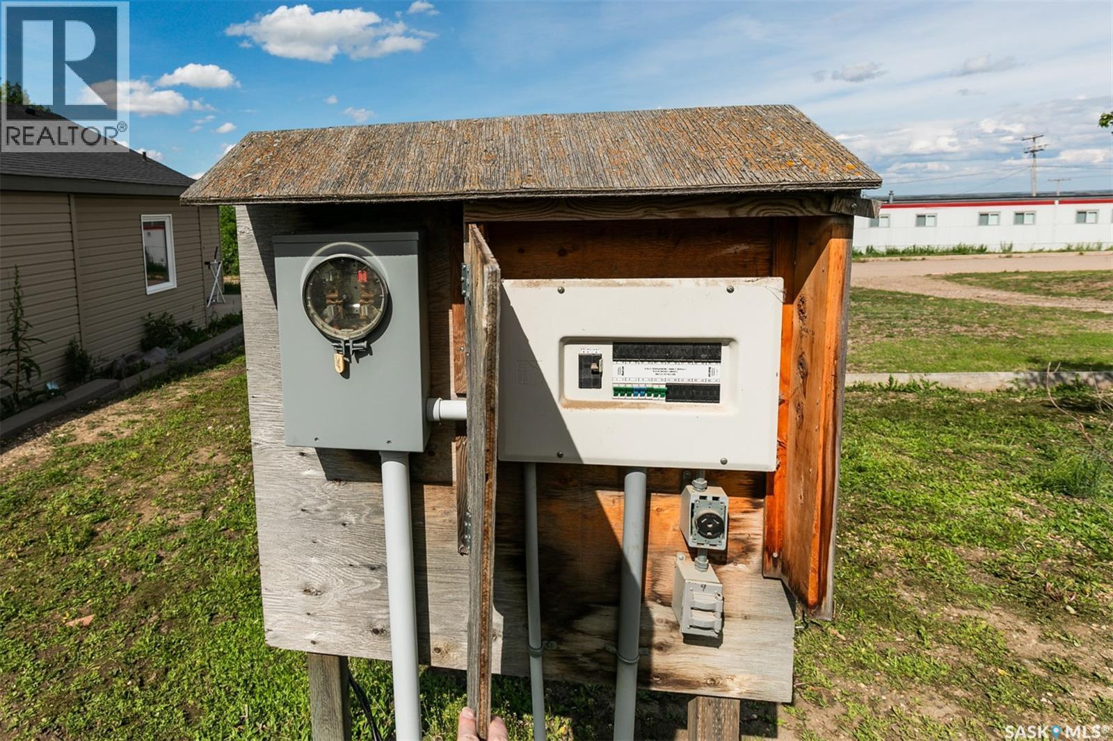 












33 & 43 Atlantic AVENUE

,
Kerrobert,







Saskatchewan
S0L1R0

