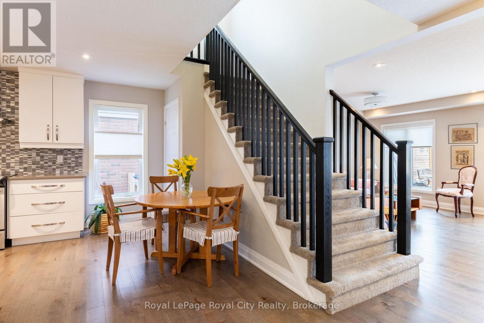 












65 ABERDEEN STREET

,
Centre Wellington (Fergus),




Ontario
N1M0C1

