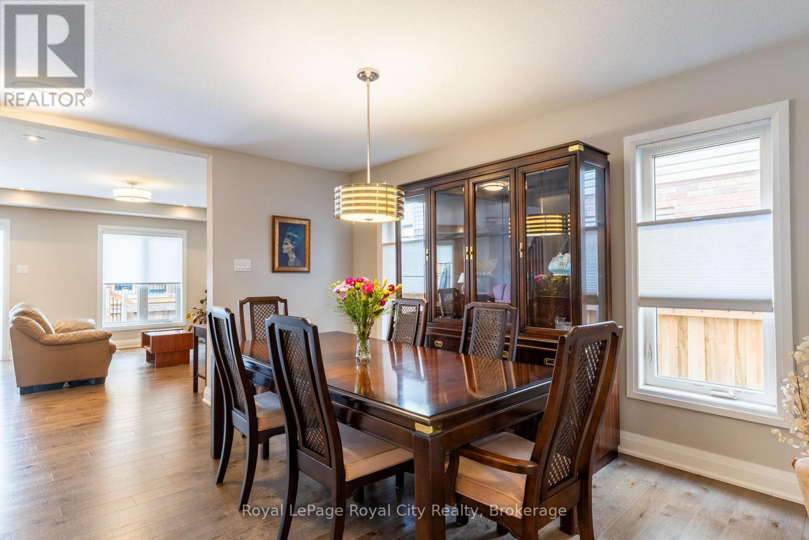 












65 ABERDEEN STREET

,
Centre Wellington (Fergus),




Ontario
N1M0C1

