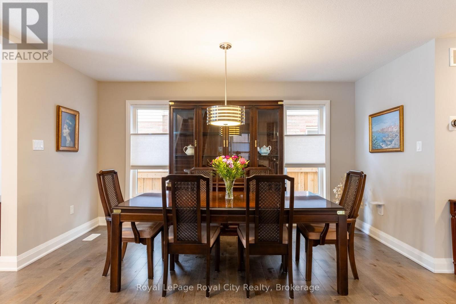 












65 ABERDEEN STREET

,
Centre Wellington (Fergus),




Ontario
N1M0C1

