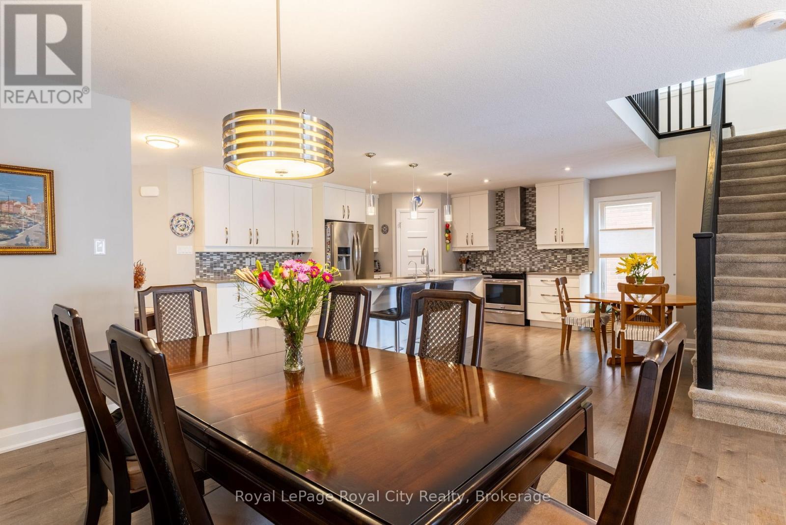 












65 ABERDEEN STREET

,
Centre Wellington (Fergus),




Ontario
N1M0C1

