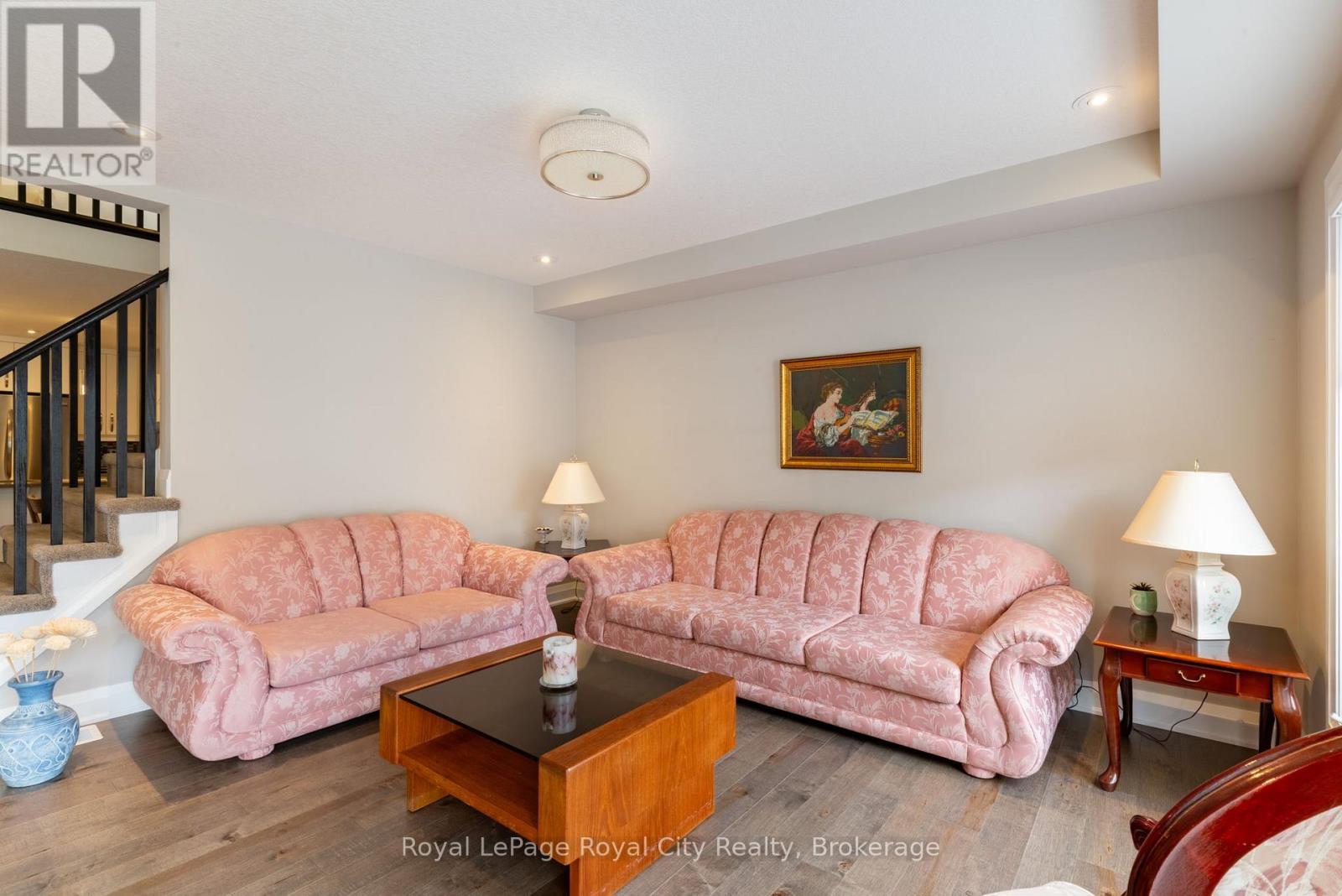 












65 ABERDEEN STREET

,
Centre Wellington (Fergus),




Ontario
N1M0C1

