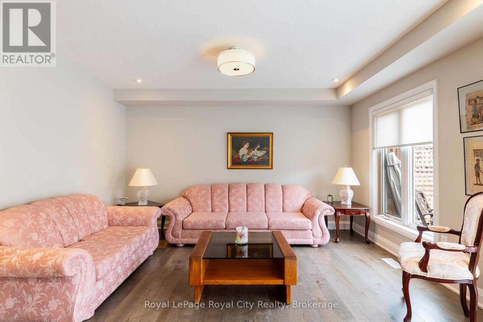 












65 ABERDEEN STREET

,
Centre Wellington (Fergus),




Ontario
N1M0C1

