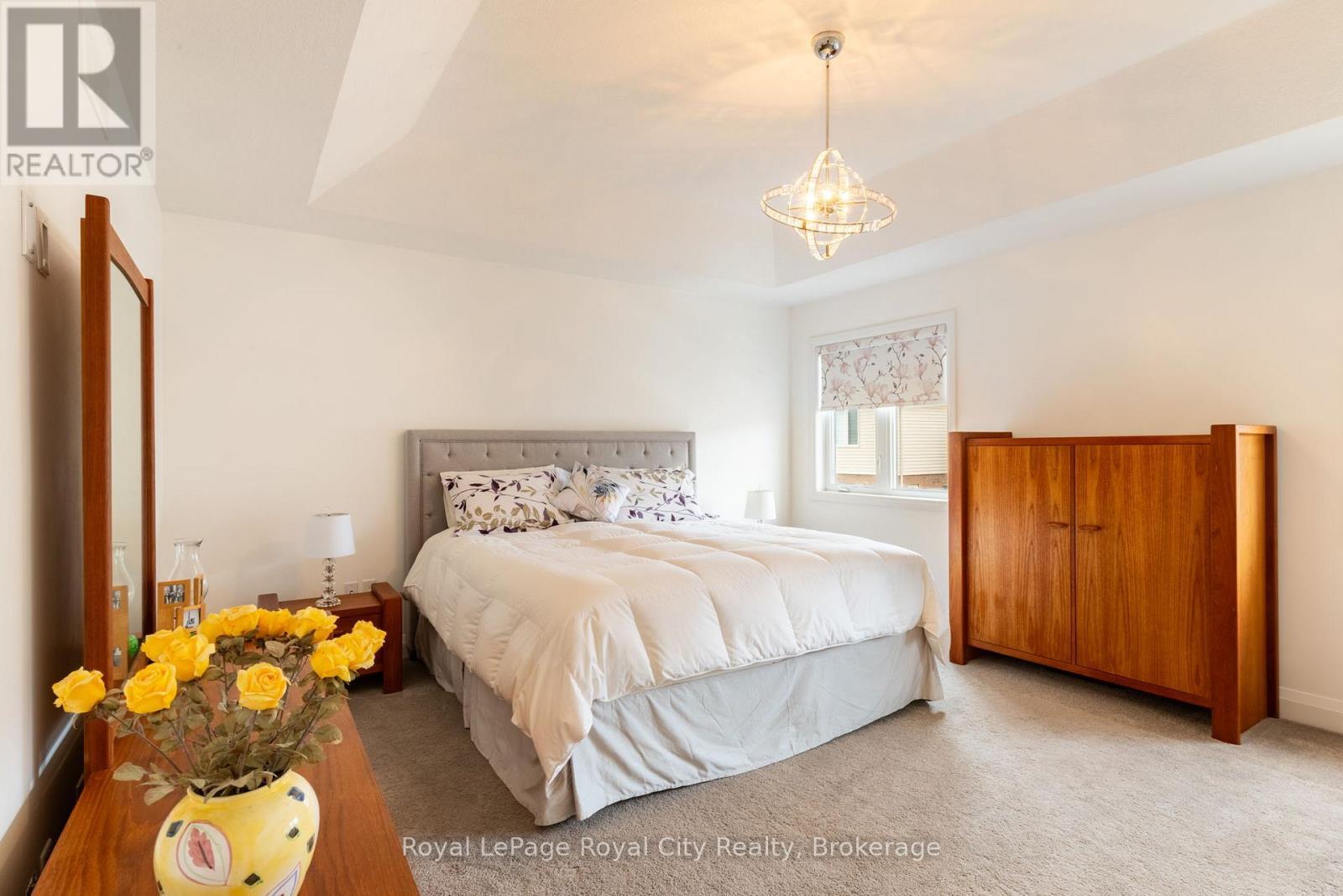 












65 ABERDEEN STREET

,
Centre Wellington (Fergus),




Ontario
N1M0C1

