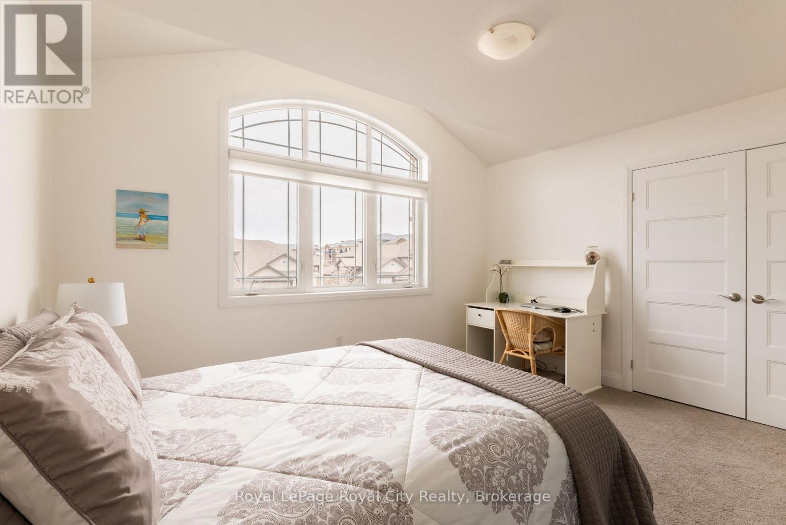 












65 ABERDEEN STREET

,
Centre Wellington (Fergus),




Ontario
N1M0C1

