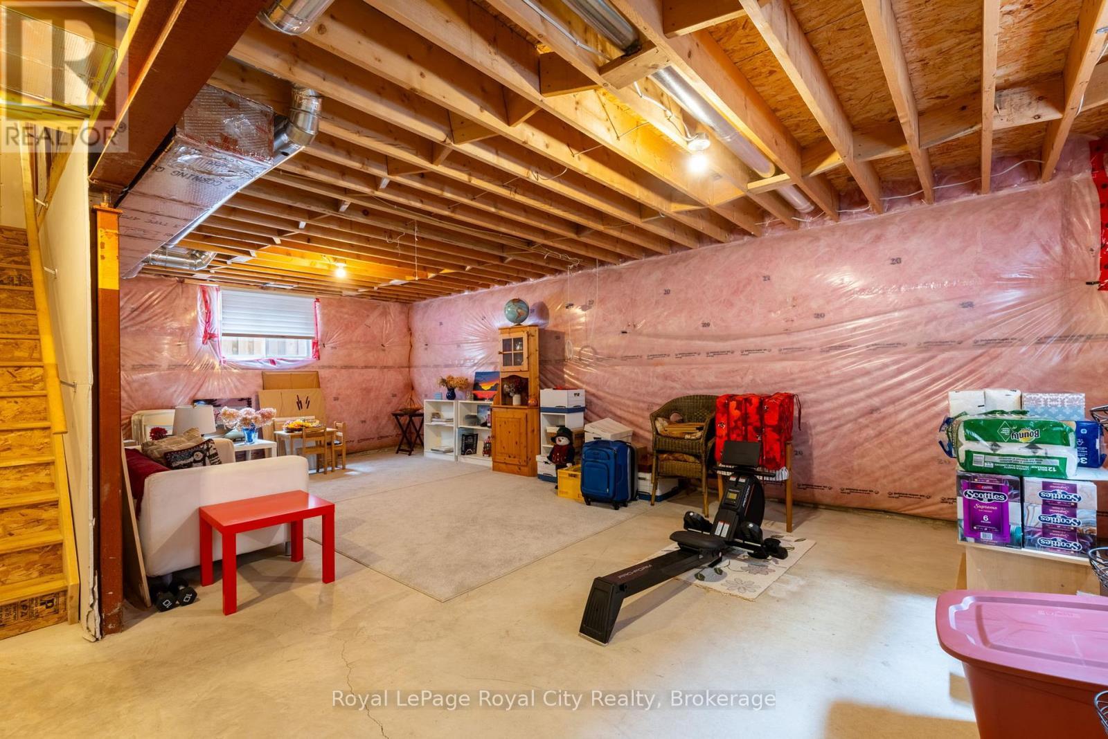 












65 ABERDEEN STREET

,
Centre Wellington (Fergus),




Ontario
N1M0C1

