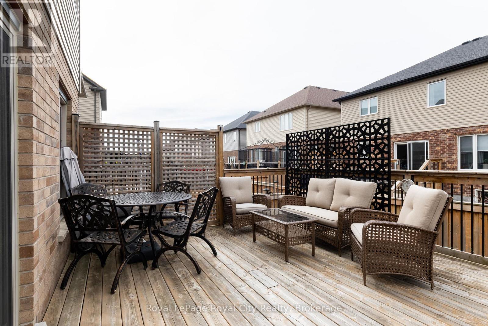 












65 ABERDEEN STREET

,
Centre Wellington (Fergus),




Ontario
N1M0C1

