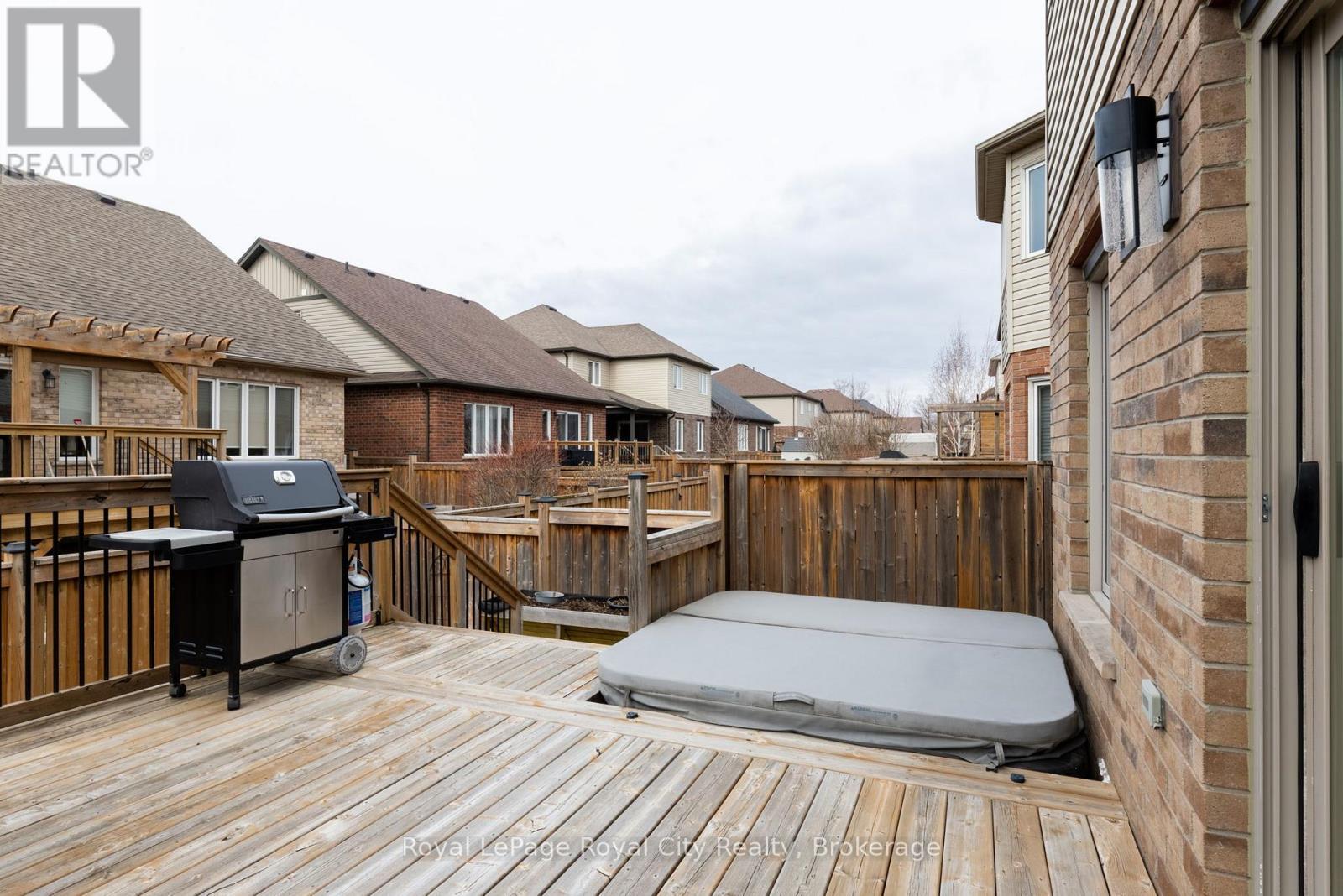 












65 ABERDEEN STREET

,
Centre Wellington (Fergus),




Ontario
N1M0C1

