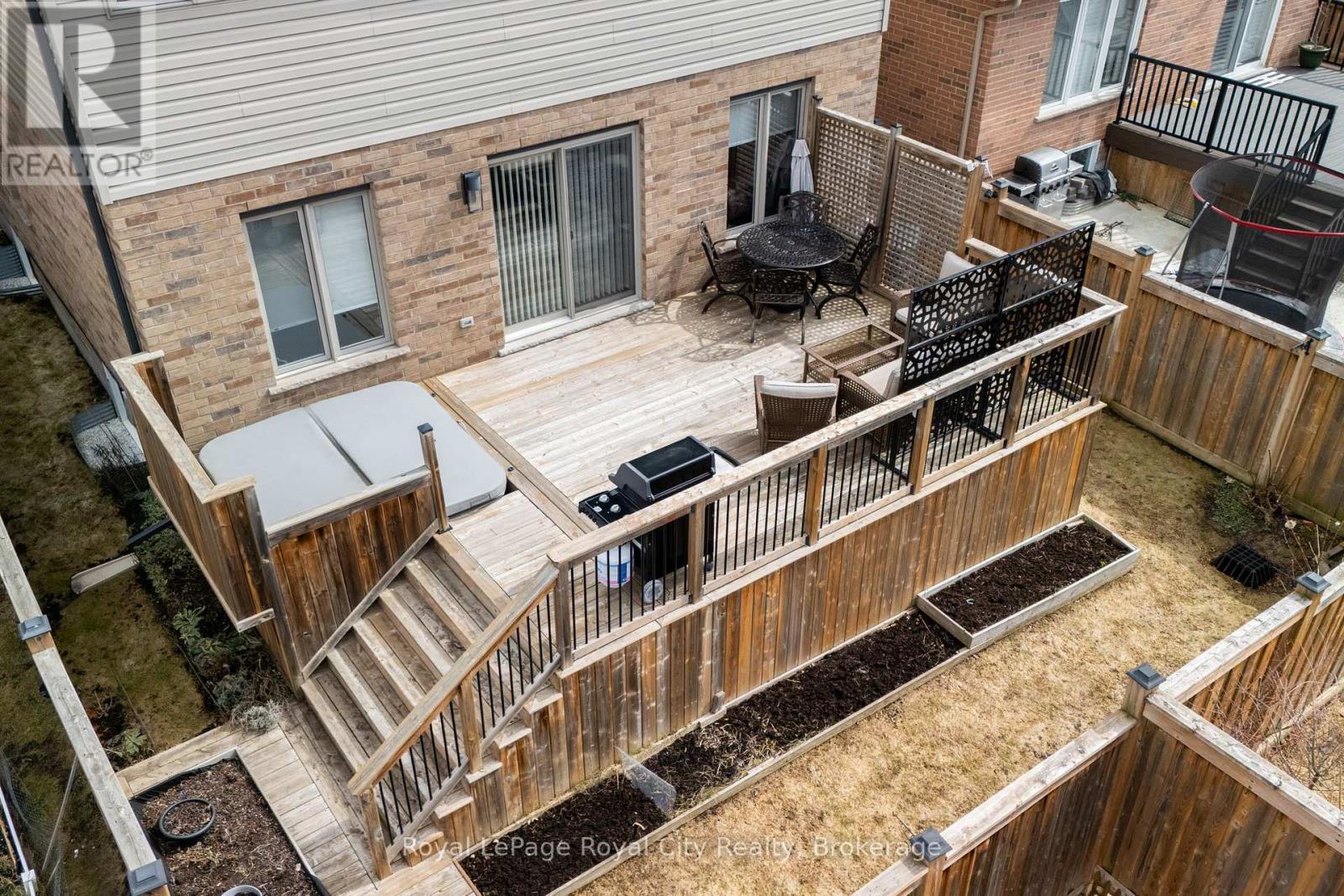 












65 ABERDEEN STREET

,
Centre Wellington (Fergus),




Ontario
N1M0C1

