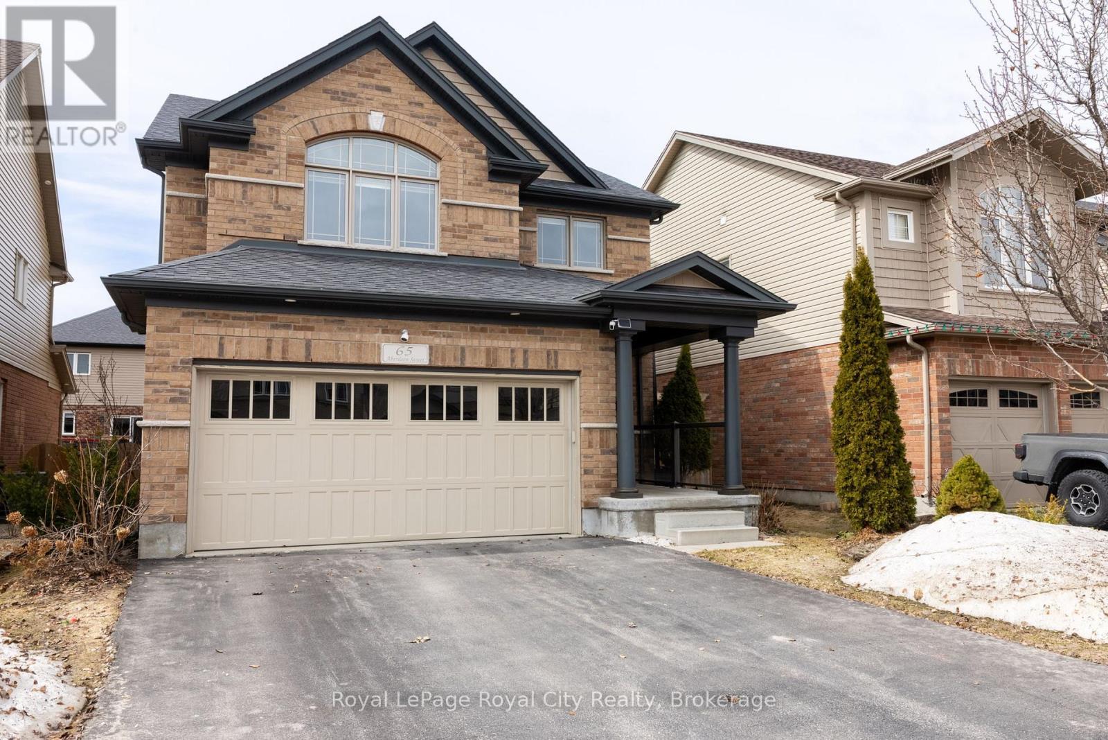 












65 ABERDEEN STREET

,
Centre Wellington (Fergus),




Ontario
N1M0C1

