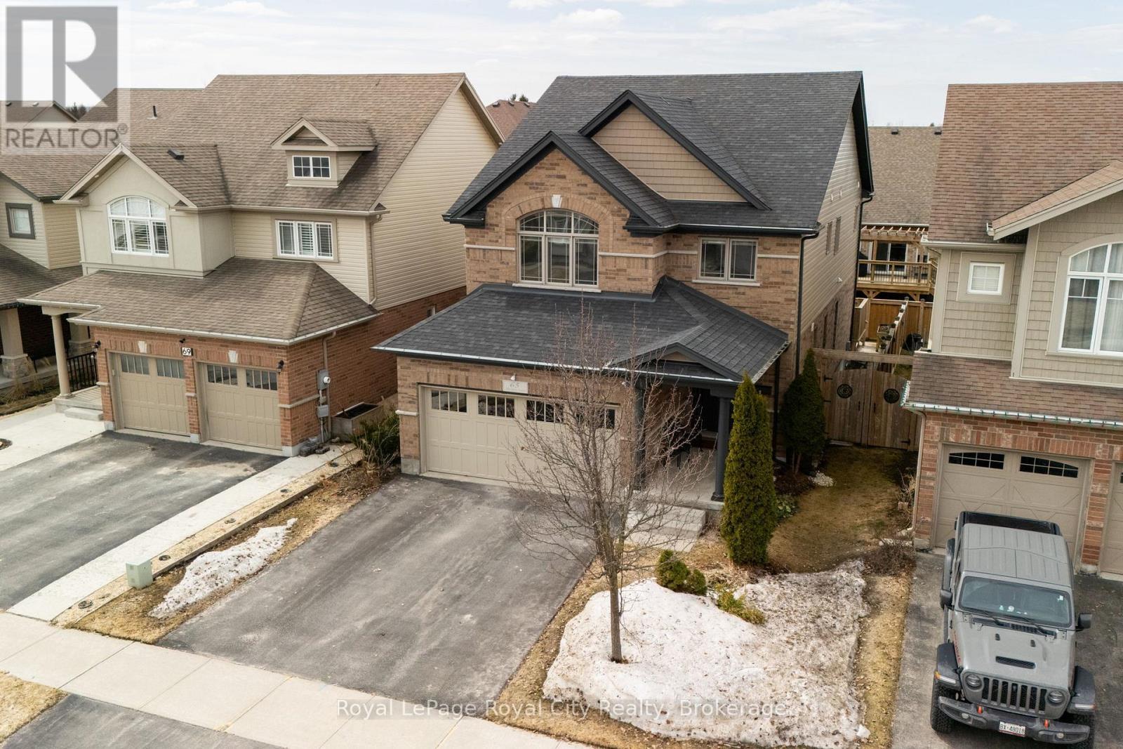 












65 ABERDEEN STREET

,
Centre Wellington (Fergus),




Ontario
N1M0C1

