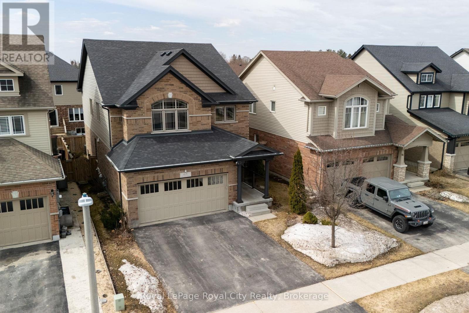 












65 ABERDEEN STREET

,
Centre Wellington (Fergus),




Ontario
N1M0C1

