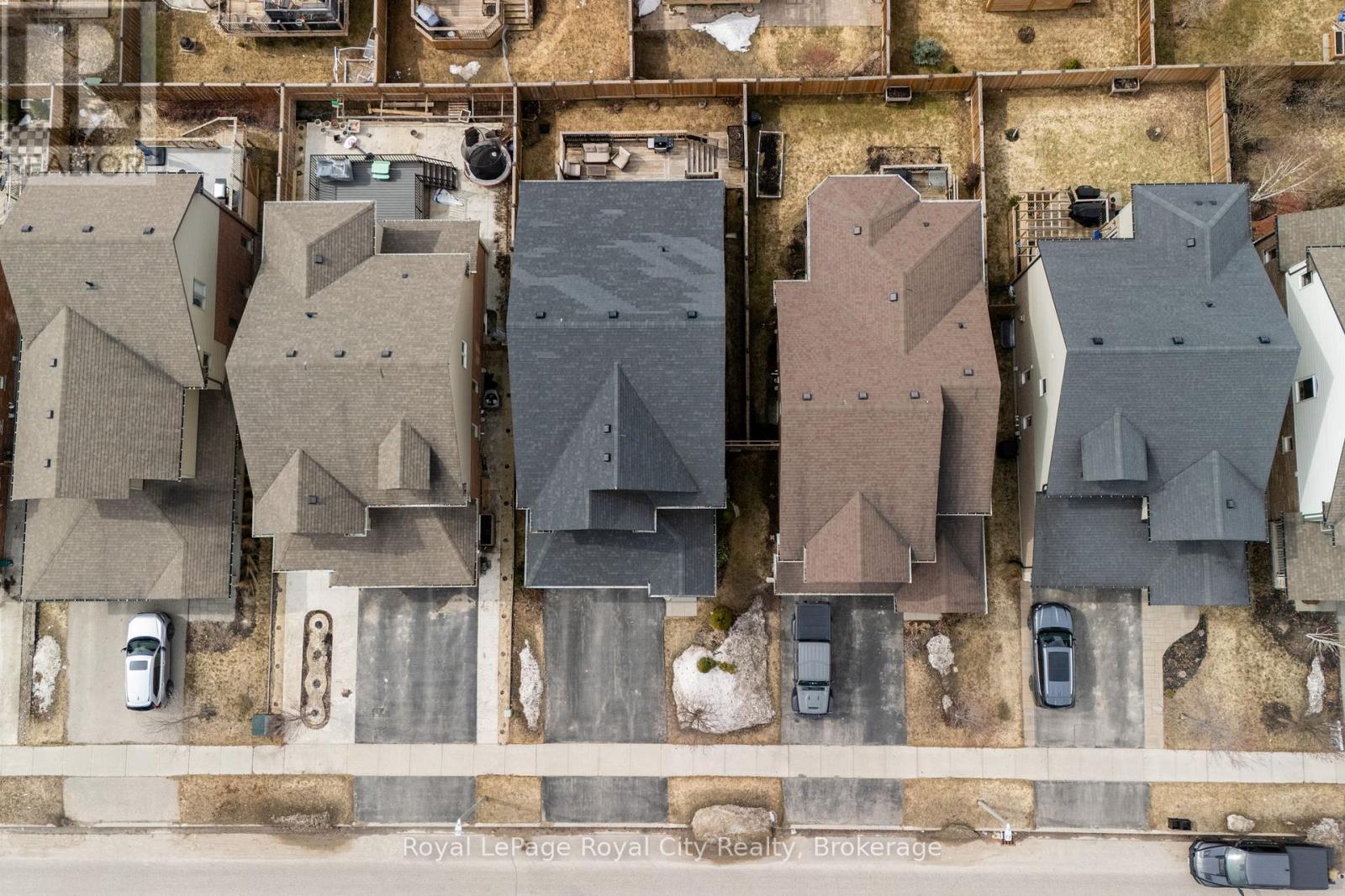 












65 ABERDEEN STREET

,
Centre Wellington (Fergus),




Ontario
N1M0C1

