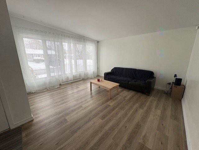 









7470


Rue Marisa

,
Brossard,




QC
J4Y1J5

