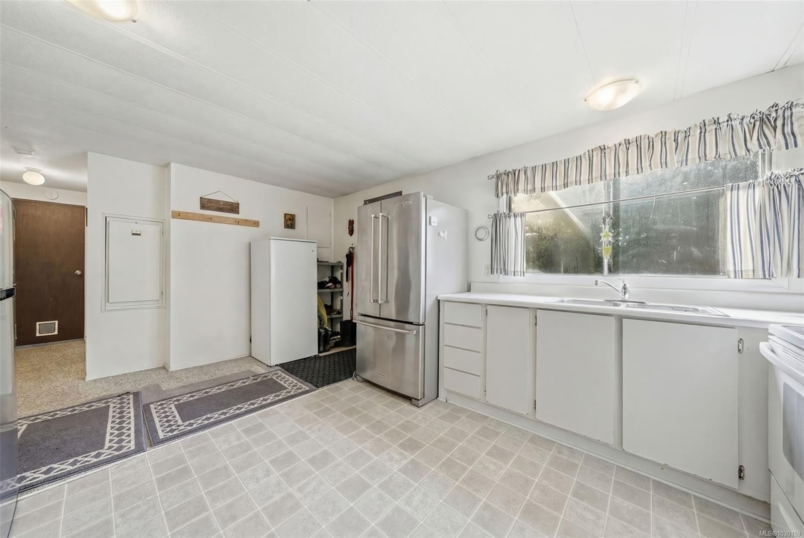 









2615


Otter Point

Rd, 11,
Sooke,




BC
V9Z 9J2

