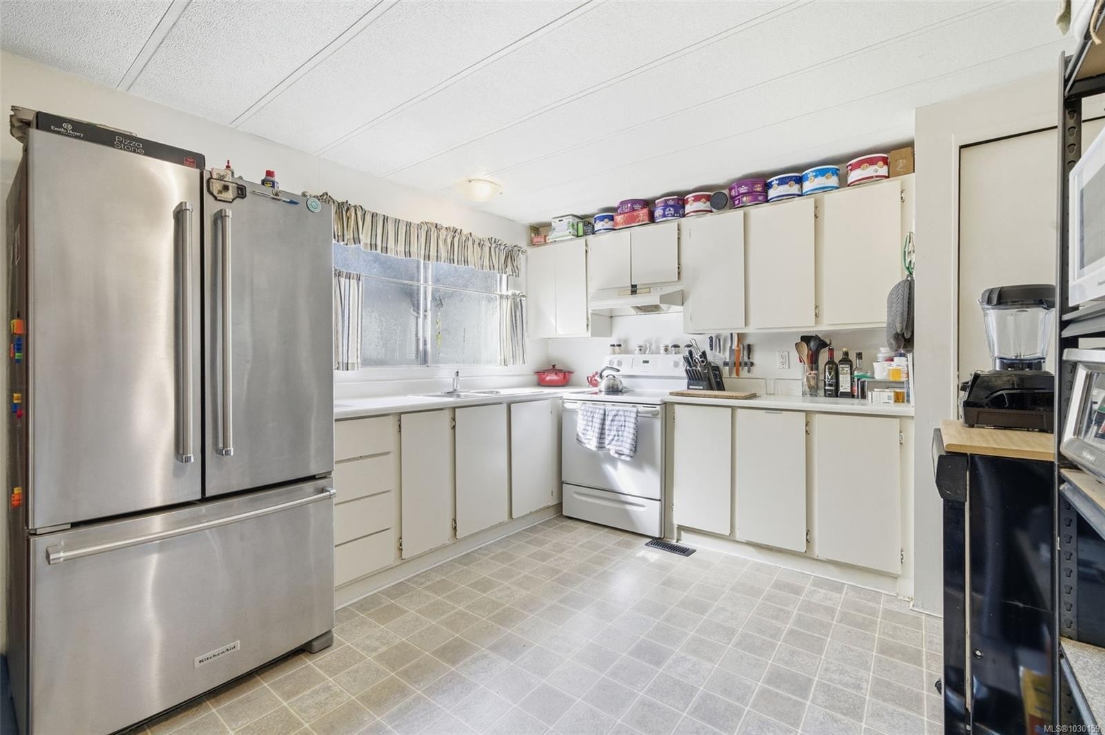 









2615


Otter Point

Rd, 11,
Sooke,




BC
V9Z 9J2

