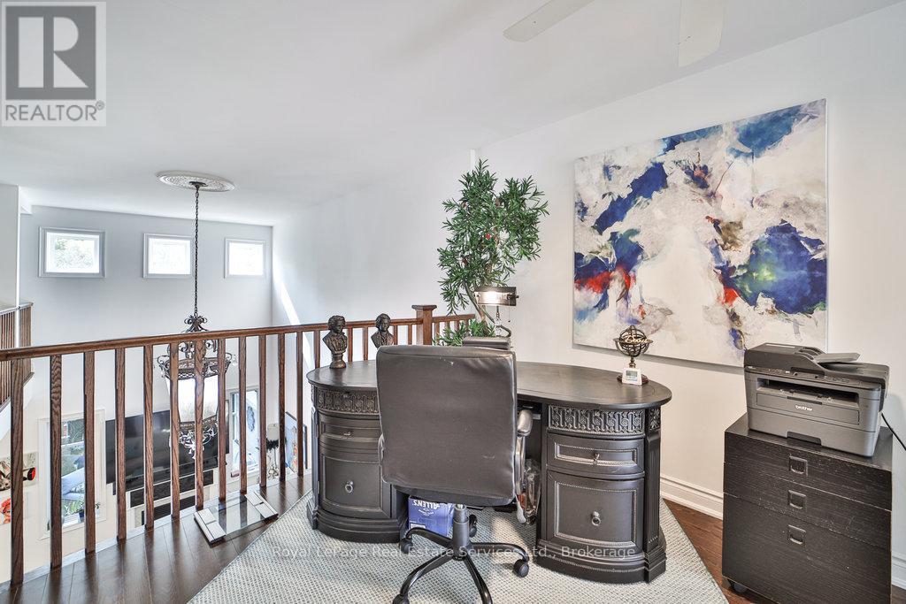 












13 SANDY COAST CRESCENT

,
Wasaga Beach,




Ontario
L9Z0G1

