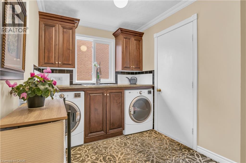 












228 MICHENER Crescent

,
Kitchener,




Ontario
N2A3V7

