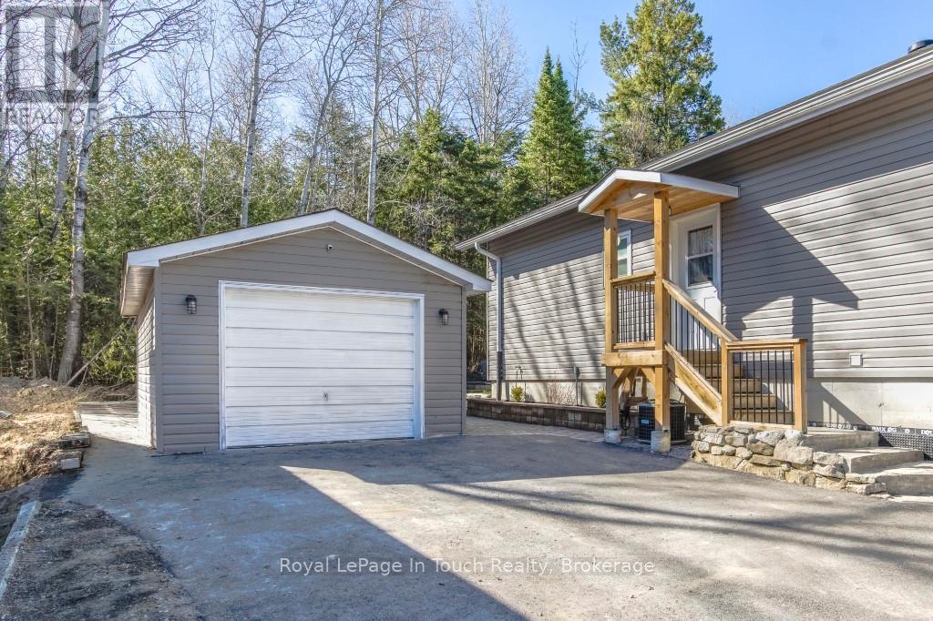 












31 EARLDOM BOULEVARD

,
Tay (Port McNicoll),




Ontario
L0K1R0

