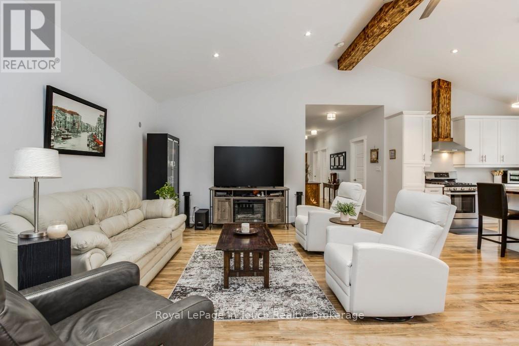 












31 EARLDOM BOULEVARD

,
Tay (Port McNicoll),




Ontario
L0K1R0

