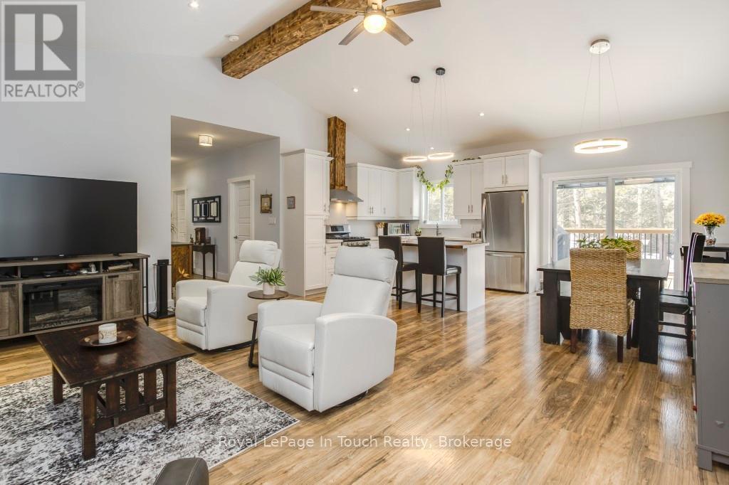 












31 EARLDOM BOULEVARD

,
Tay (Port McNicoll),




Ontario
L0K1R0


