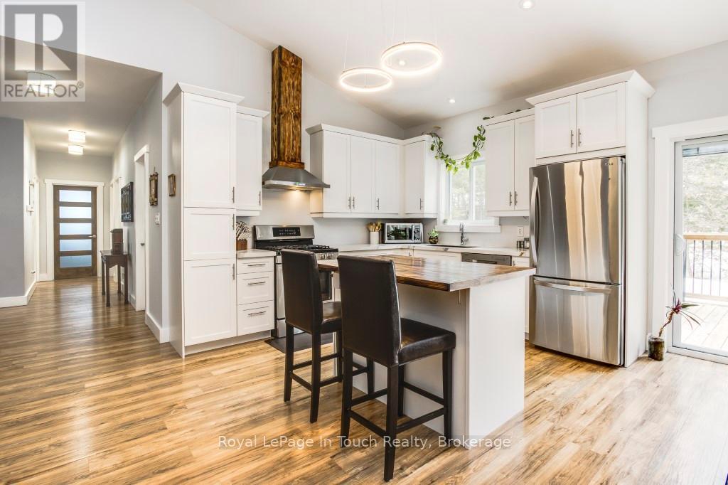 












31 EARLDOM BOULEVARD

,
Tay (Port McNicoll),




Ontario
L0K1R0

