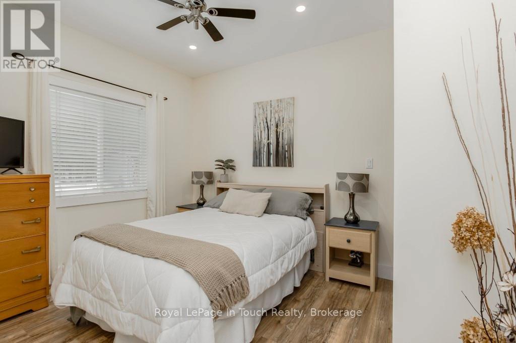 












31 EARLDOM BOULEVARD

,
Tay (Port McNicoll),




Ontario
L0K1R0

