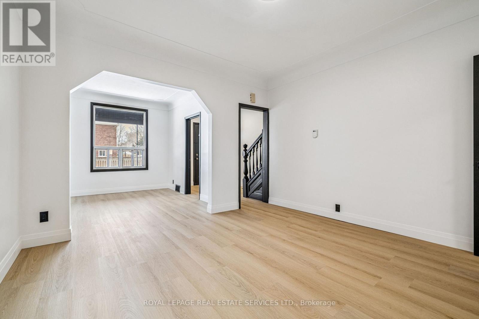 












83 BARNESDALE AVENUE N

,
Hamilton,




Ontario
L8L6S2

