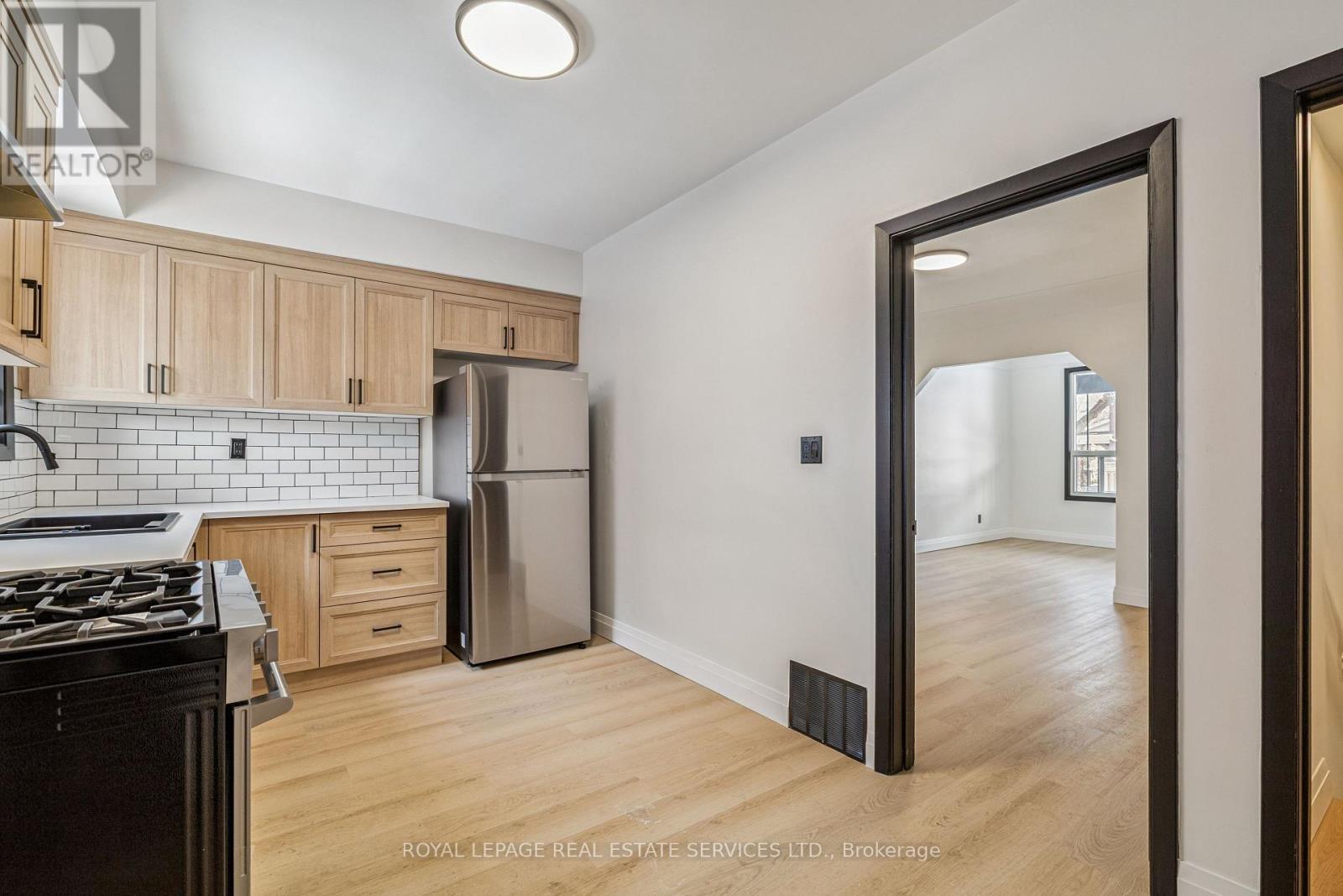 












83 BARNESDALE AVENUE N

,
Hamilton,




Ontario
L8L6S2

