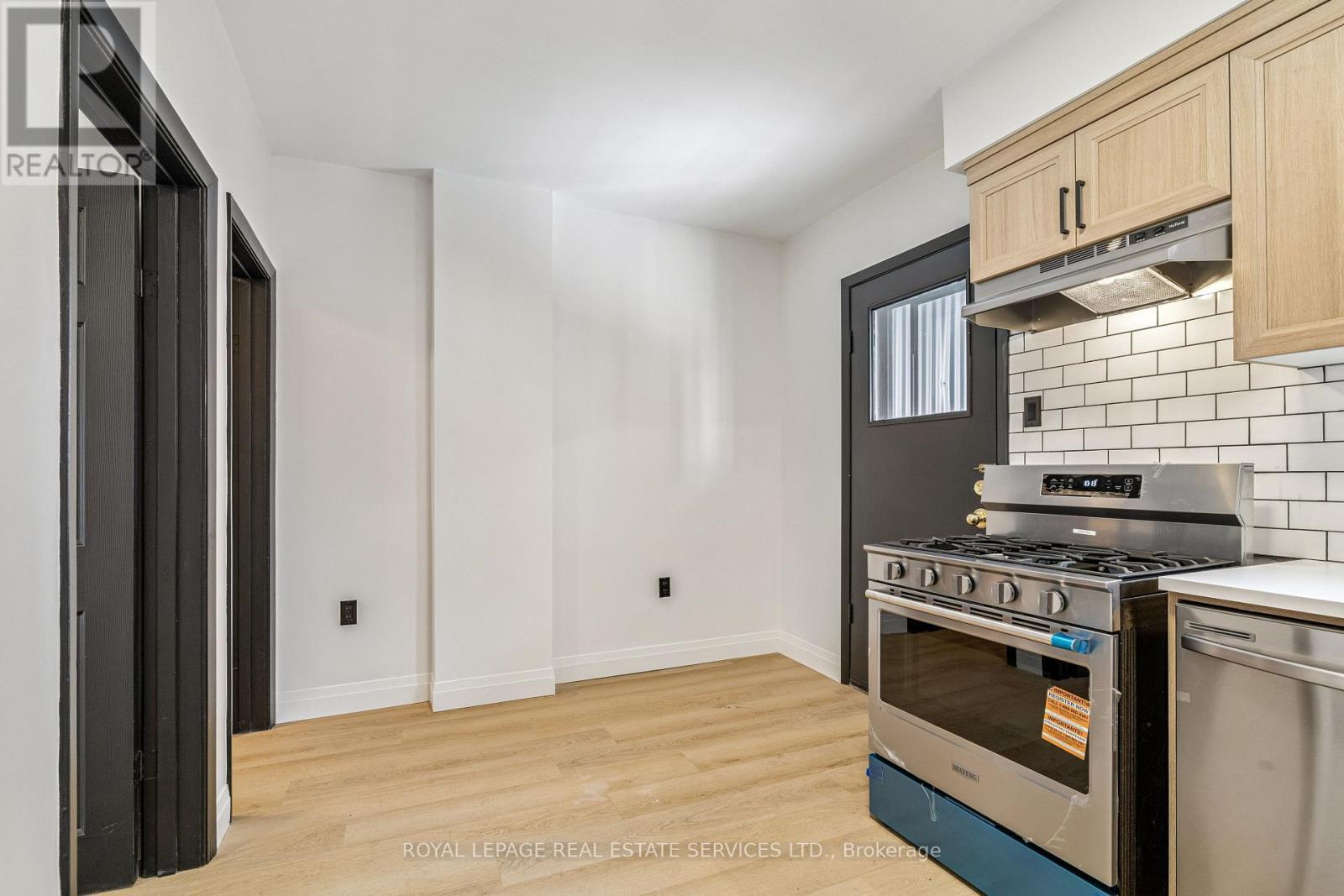 












83 BARNESDALE AVENUE N

,
Hamilton,




Ontario
L8L6S2

