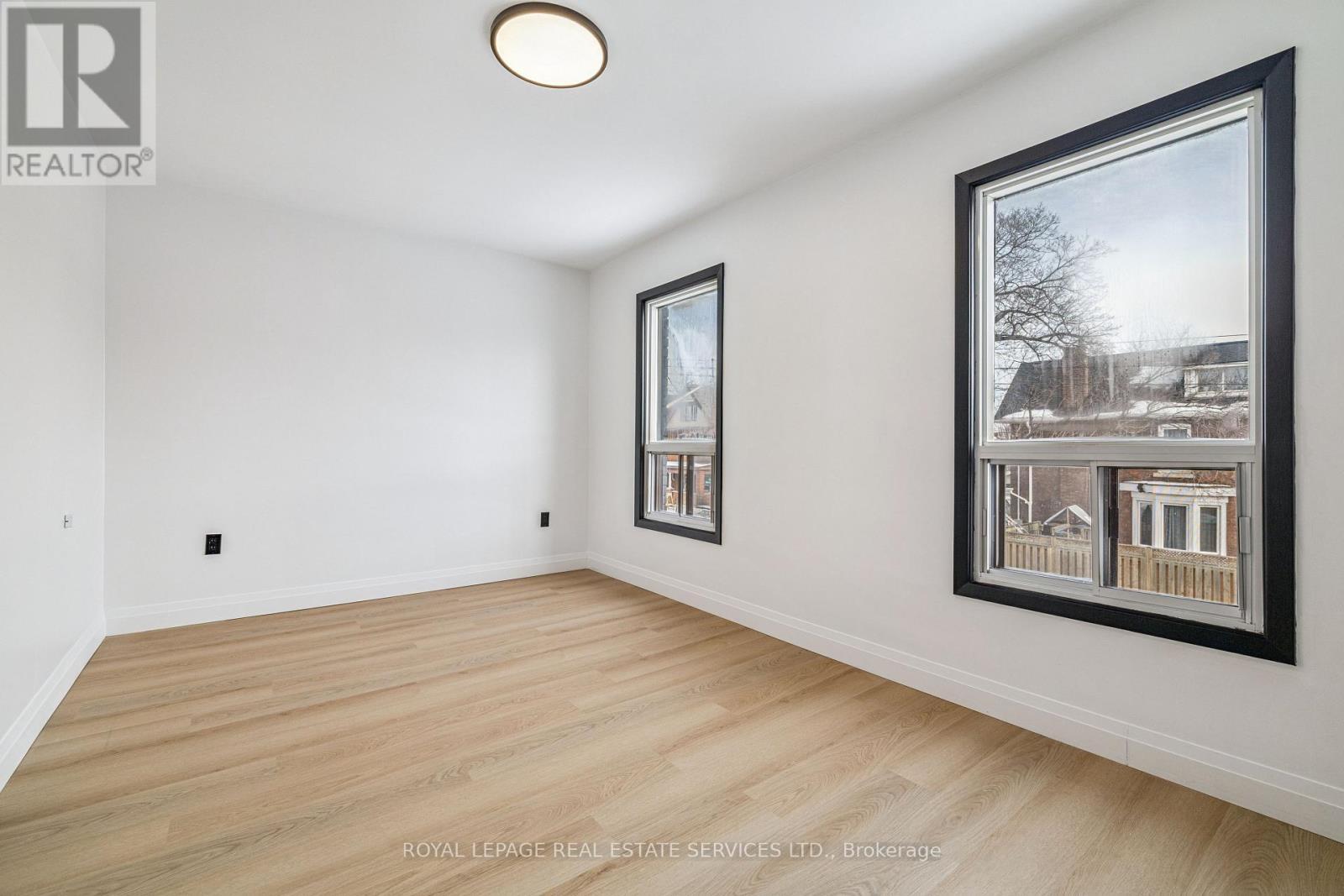 












83 BARNESDALE AVENUE N

,
Hamilton,




Ontario
L8L6S2

