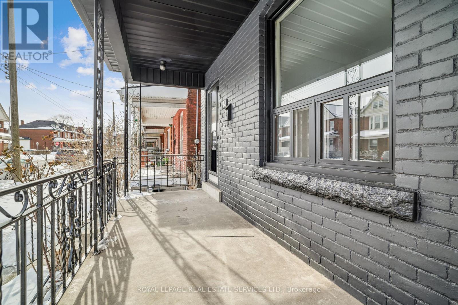 












83 BARNESDALE AVENUE N

,
Hamilton,




Ontario
L8L6S2

