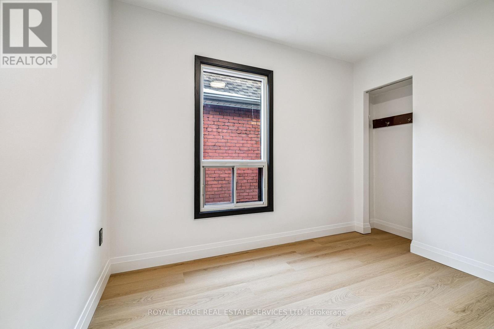 












83 BARNESDALE AVENUE N

,
Hamilton,




Ontario
L8L6S2

