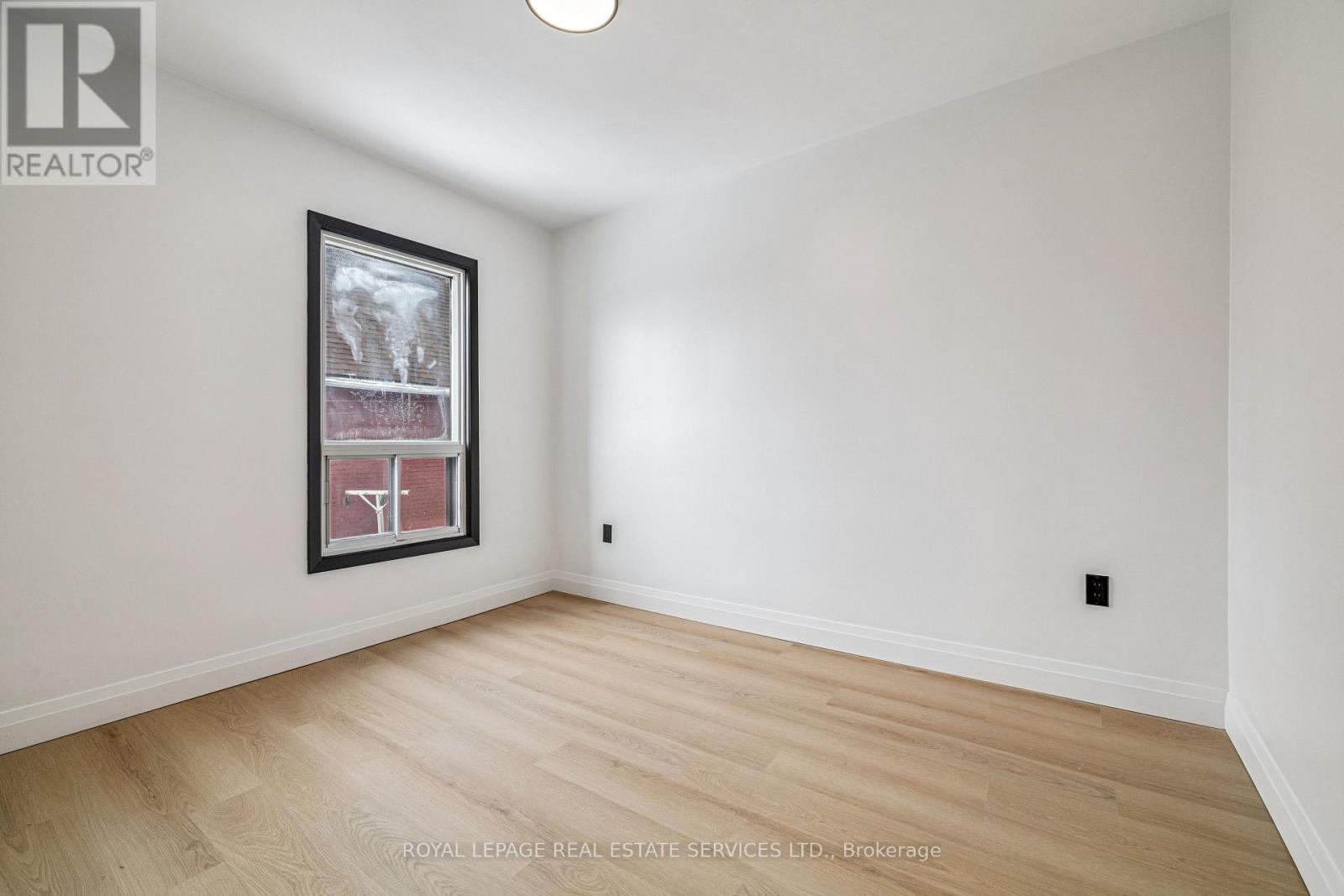 












83 BARNESDALE AVENUE N

,
Hamilton,




Ontario
L8L6S2

