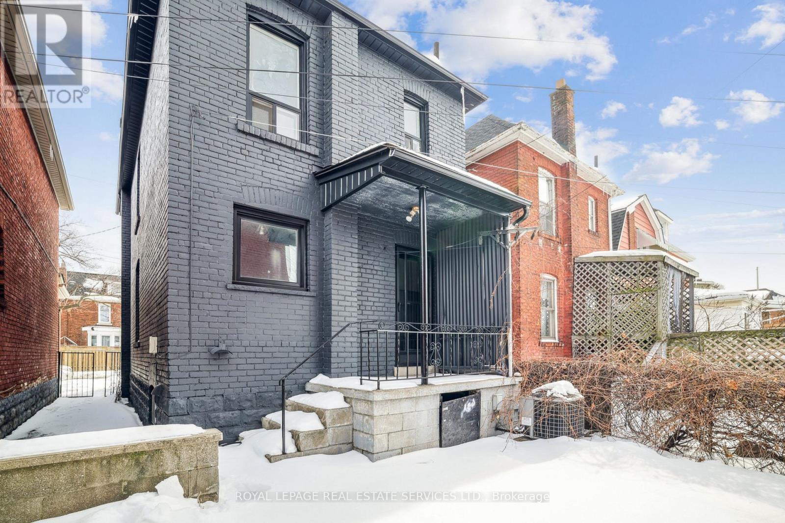 












83 BARNESDALE AVENUE N

,
Hamilton,




Ontario
L8L6S2

