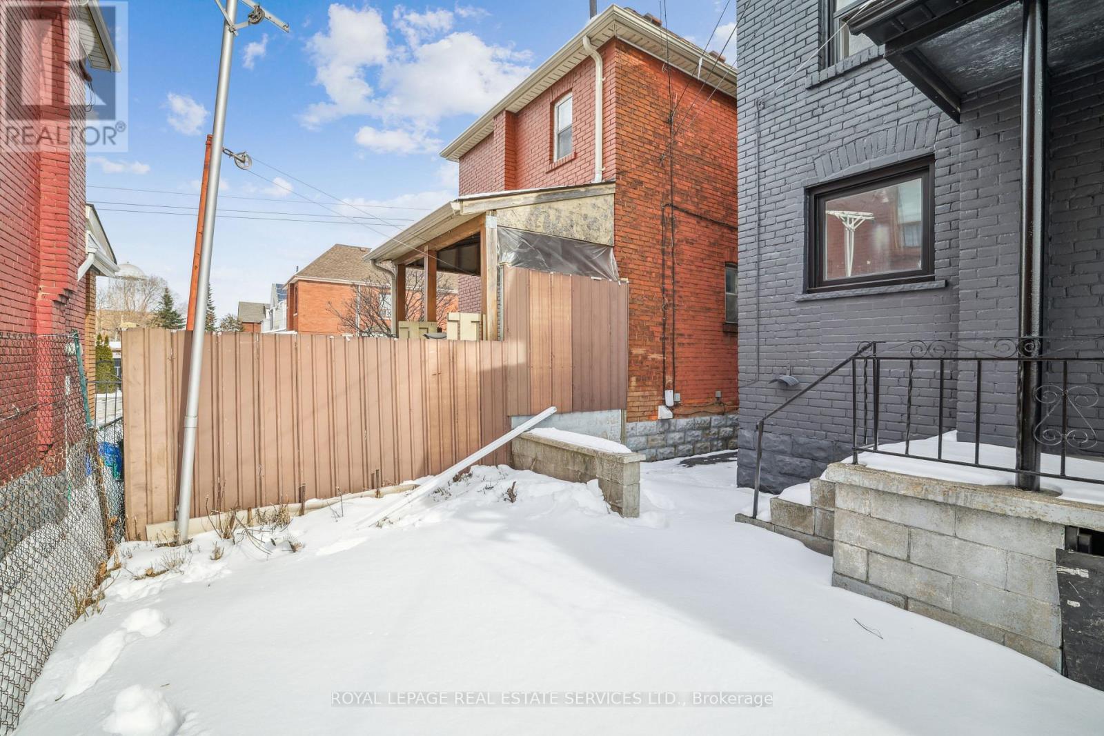 












83 BARNESDALE AVENUE N

,
Hamilton,




Ontario
L8L6S2

