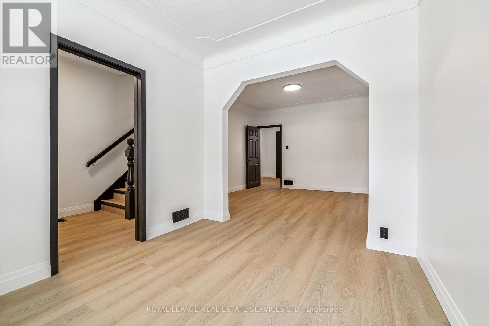 












83 BARNESDALE AVENUE N

,
Hamilton,




Ontario
L8L6S2


