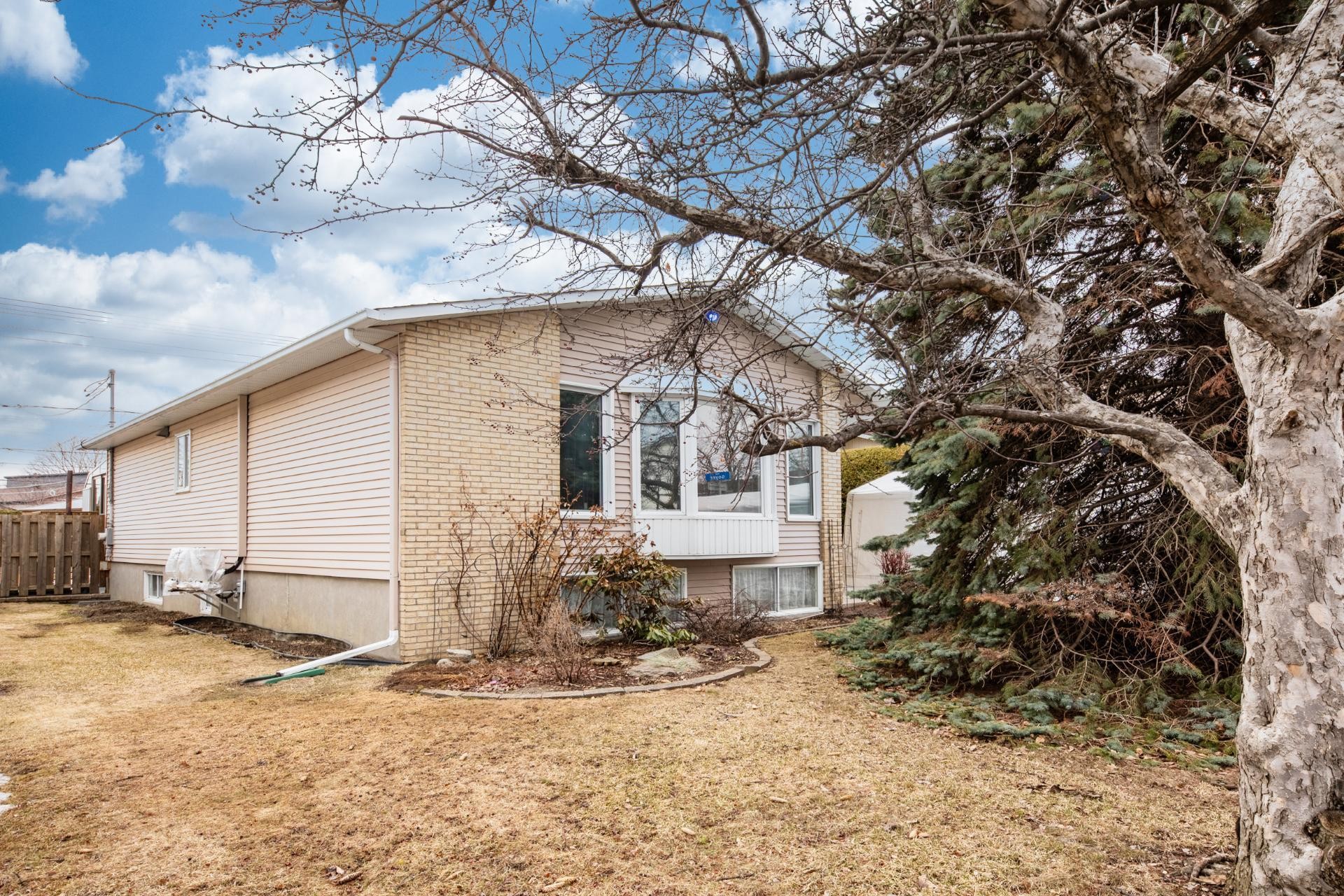 









4163


Rue Fafard

,
Laval (Chomedey),




QC
H7T1Y4

